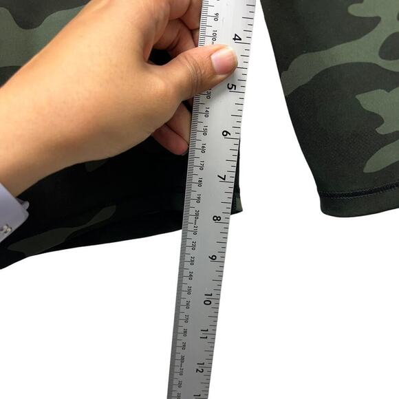 Good‎ American Icon Biker Shorts Camo - Picture 6 of 6